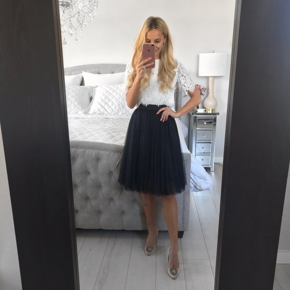 LAST ONE!!! Black Tulle Skirt With Elastic Band - Picture 4 of 8